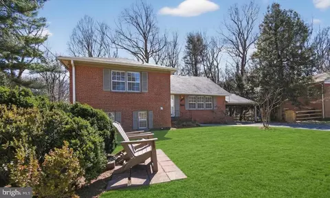Exterior - 10605 Meadowhill Rd, Silver Spring, MD 20901 photo 13 of 14