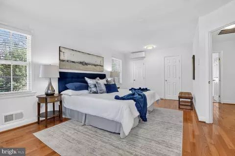 Bedroom - 10605 Meadowhill Rd, Silver Spring, MD 20901 photo 1 of 7