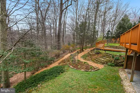 Exterior - 10605 Meadowhill Rd, Silver Spring, MD 20901 photo 8 of 14
