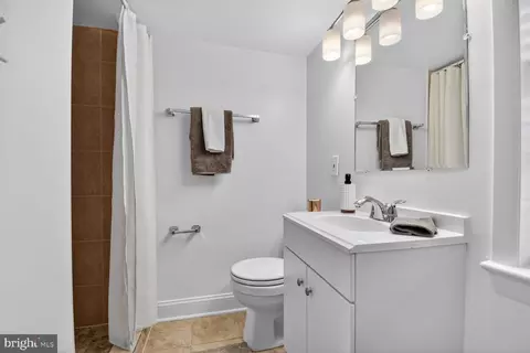 Bath - 10605 Meadowhill Rd, Silver Spring, MD 20901 photo 3 of 3