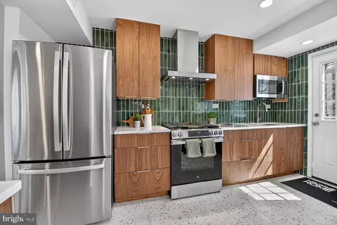 Kitchen - 10605 Meadowhill Rd, Silver Spring, MD 20901 photo 2 of 4