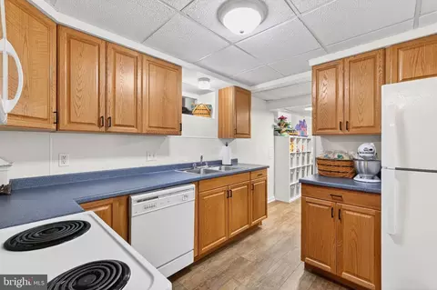 Kitchen - 15009 Peachstone Dr, Silver Spring, MD 20905 photo 4 of 4