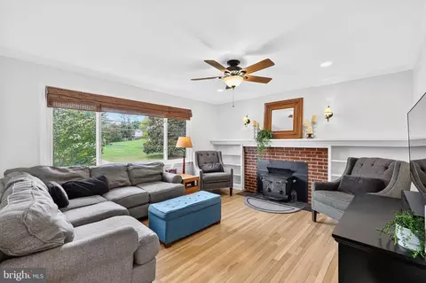 Living - 15009 Peachstone Dr, Silver Spring, MD 20905 photo 1 of 1