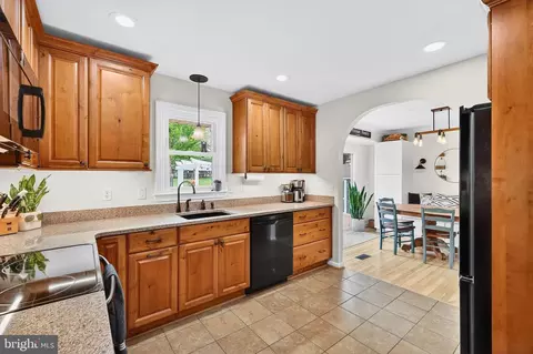 Kitchen - 15009 Peachstone Dr, Silver Spring, MD 20905 photo 2 of 4