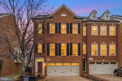 1612 Regent Manor Ct, Silver Spring, MD 20904