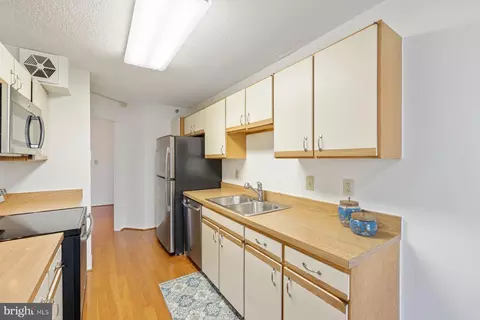 Kitchen - 15107 Interlachen Dr #2-801, Silver Spring, MD 20906 photo 1 of 5