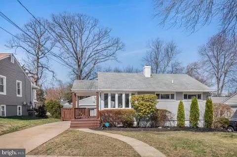 1208 Allison Dr, Rockville, MD 20851