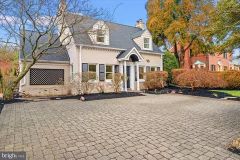 5706 Wilson Ln, Bethesda, MD 20817