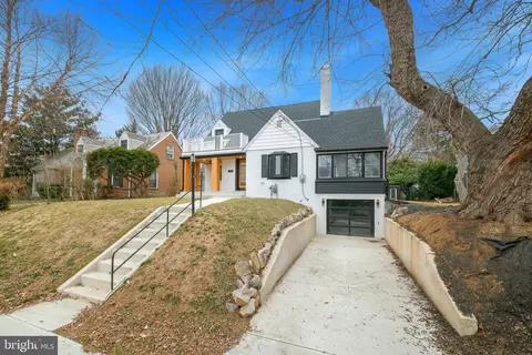 Exterior - 617 Greenbrier Dr, Silver Spring, MD 20910 photo 9 of 12
