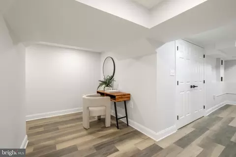 Entry Way - 617 Greenbrier Dr, Silver Spring, MD 20910 photo 4 of 5