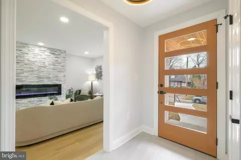 Entry Way - 617 Greenbrier Dr, Silver Spring, MD 20910 photo 1 of 5