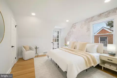 Bedroom - 617 Greenbrier Dr, Silver Spring, MD 20910 photo 1 of 3