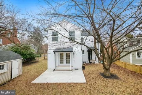 Exterior - 617 Greenbrier Dr, Silver Spring, MD 20910 photo 5 of 12