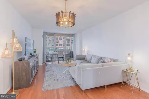 4801 Fairmont Ave #411, Bethesda, MD 20814