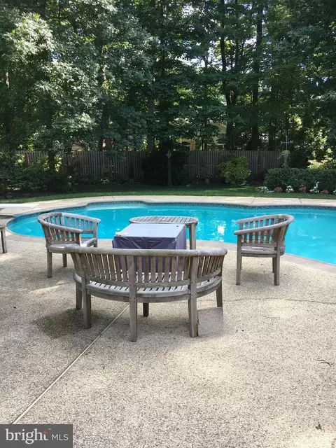 Exterior - 1017 Windmill Ln, Silver Spring, MD 20905 photo 18 of 23