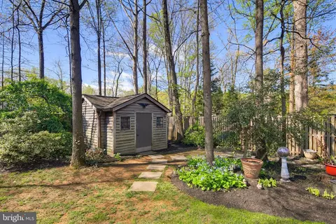 Exterior - 1017 Windmill Ln, Silver Spring, MD 20905 photo 15 of 23