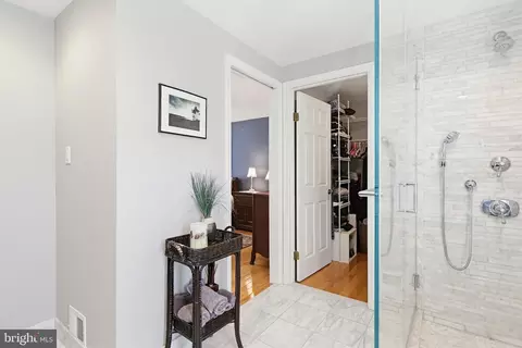 Entry Way - 1017 Windmill Ln, Silver Spring, MD 20905 photo 2 of 3