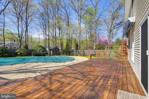 Exterior - 1017 Windmill Ln, Silver Spring, MD 20905 photo 9 of 23