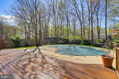 Exterior - 1017 Windmill Ln, Silver Spring, MD 20905 photo 10 of 23