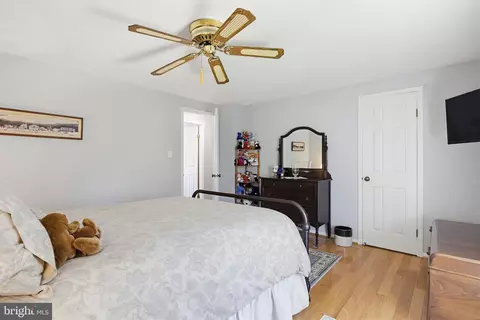 Bedroom - 1017 Windmill Ln, Silver Spring, MD 20905 photo 5 of 6