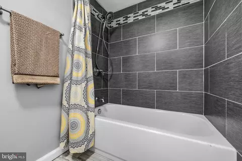Bath - 9707 Saxony Rd, Silver Spring, MD 20910 photo 4 of 4