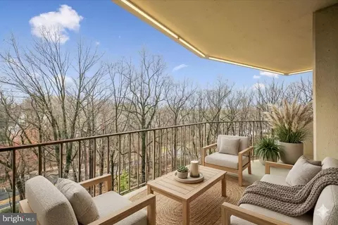 9039 Sligo Creek Pkwy #606, Silver Spring, MD 20901