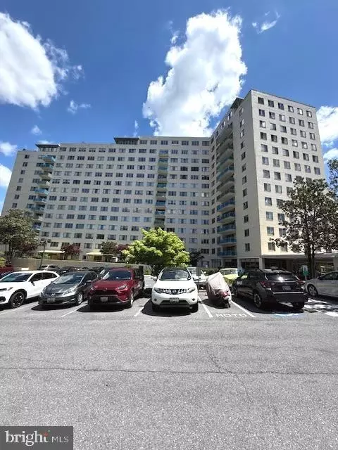 10201 Grosvenor #1204A, North Bethesda, MD 20852