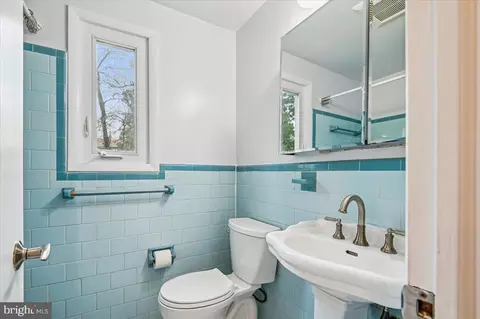 Bath - 1909 Forest Dale Dr, Silver Spring, MD 20903 photo 2 of 3