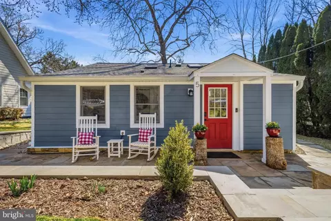 Exterior - 5 Ericsson Rd, Cabin John, MD 20818 photo 3 of 13