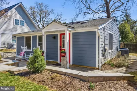 Exterior - 5 Ericsson Rd, Cabin John, MD 20818 photo 2 of 13