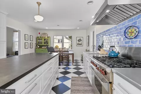 Kitchen - 212 Dearborn Ave, Silver Spring, MD 20901 photo 5 of 7