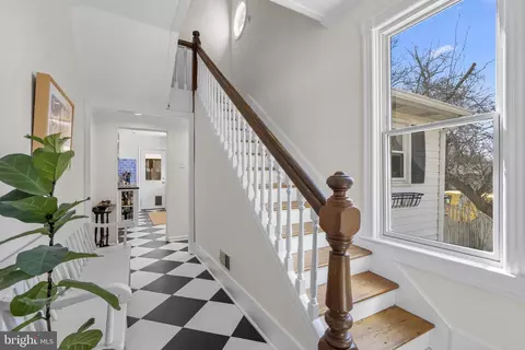 Entry Way - 212 Dearborn Ave, Silver Spring, MD 20901 photo 1 of 3
