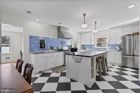 Kitchen - 212 Dearborn Ave, Silver Spring, MD 20901 photo 3 of 7