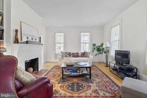 Living - 212 Dearborn Ave, Silver Spring, MD 20901 photo 1 of 1