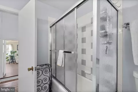 Bath - 212 Dearborn Ave, Silver Spring, MD 20901 photo 3 of 3