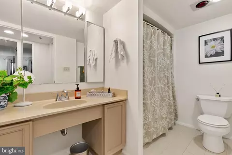 Bath - 15101 Interlachen Dr #1-416, Silver Spring, MD 20906 photo 1 of 1
