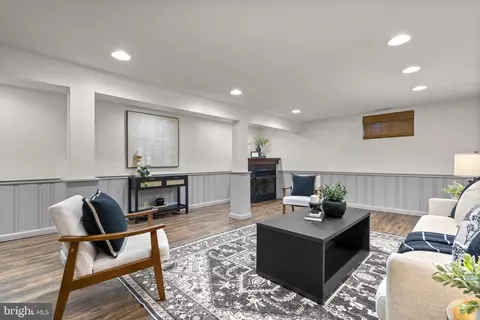 Living - 9409 Garwood St, Silver Spring, MD 20901 photo 2 of 4