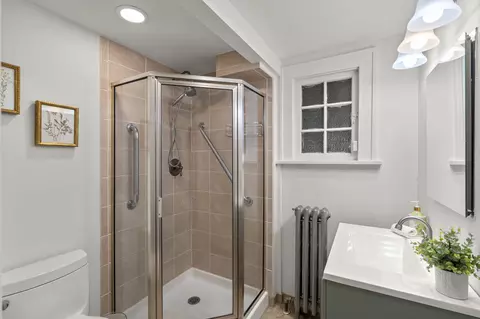 Bath - 9409 Garwood St, Silver Spring, MD 20901 photo 4 of 5