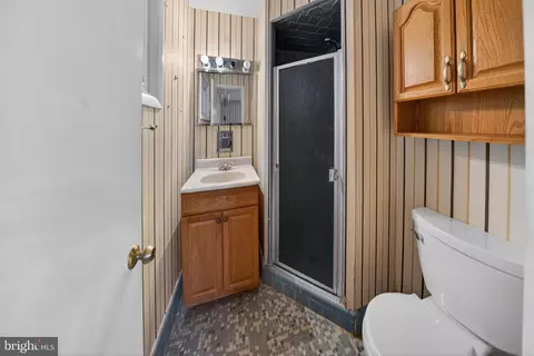 Bath - 1030 Cresthaven Dr, Silver Spring, MD 20903 photo 3 of 3