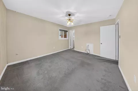 Bedroom - 1030 Cresthaven Dr, Silver Spring, MD 20903 photo 1 of 3