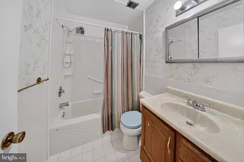 Bath - 1030 Cresthaven Dr, Silver Spring, MD 20903 photo 1 of 3