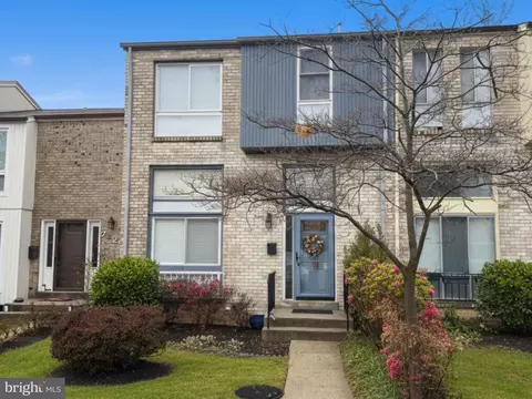 7228 Millcrest Ter #6-3, Derwood, MD 20855