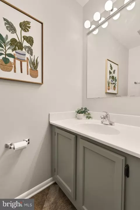 2890 Schoolhouse Cir, Silver Spring, MD 20902 photo 24