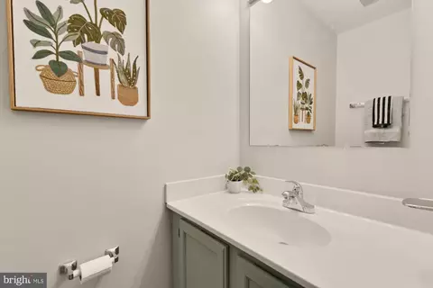 2890 Schoolhouse Cir, Silver Spring, MD 20902 photo 23
