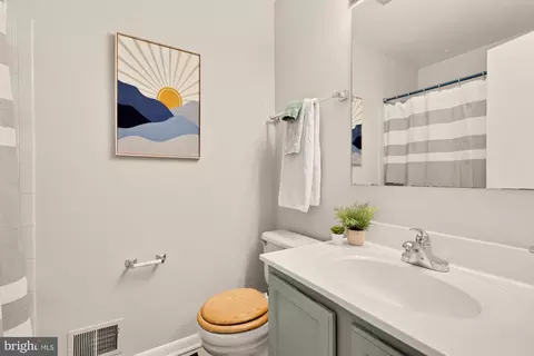 2890 Schoolhouse Cir, Silver Spring, MD 20902 photo 33