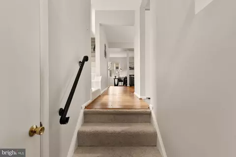2890 Schoolhouse Cir, Silver Spring, MD 20902 photo 4