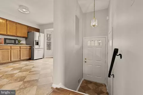 2890 Schoolhouse Cir, Silver Spring, MD 20902 photo 5