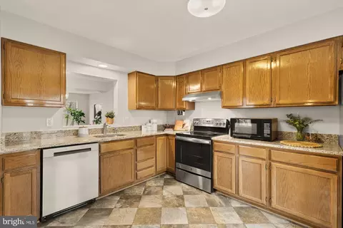 2890 Schoolhouse Cir, Silver Spring, MD 20902 photo 8