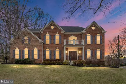 7808 Winterberry Pl, Bethesda, MD 20817
