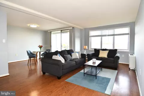 10201 Grosvenor Pl #1015, Rockville, MD 20852